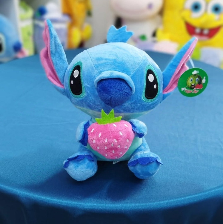 عروسک استیج توت فرنگی بدست