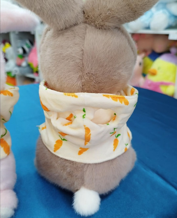 عروسک خرگوش هویج بدست