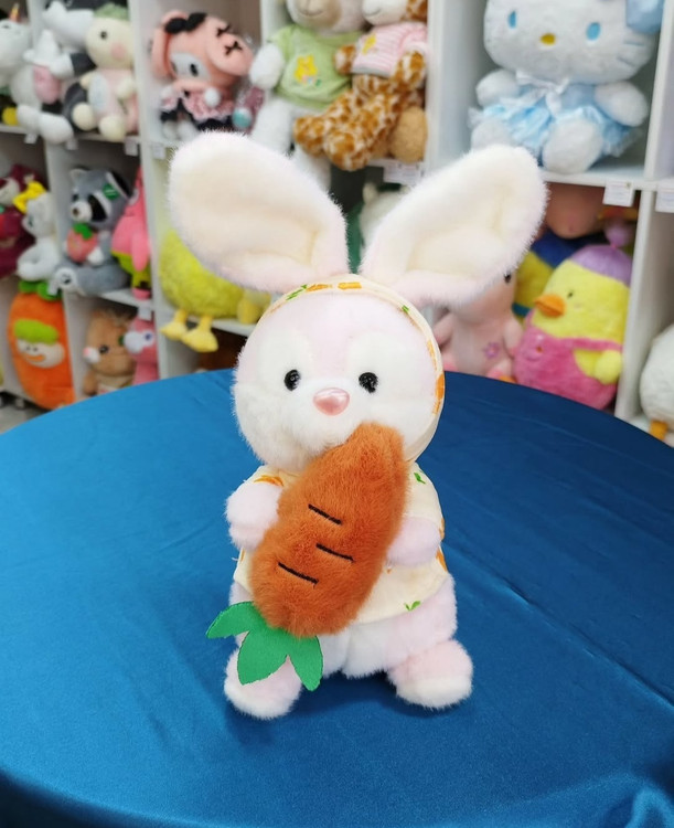 عروسک خرگوش هویج بدست