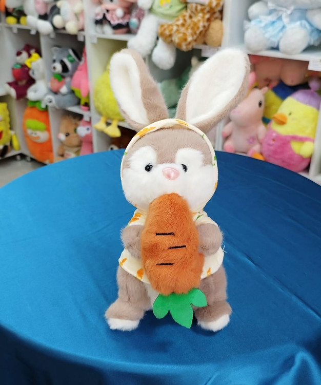 عروسک خرگوش هویج بدست