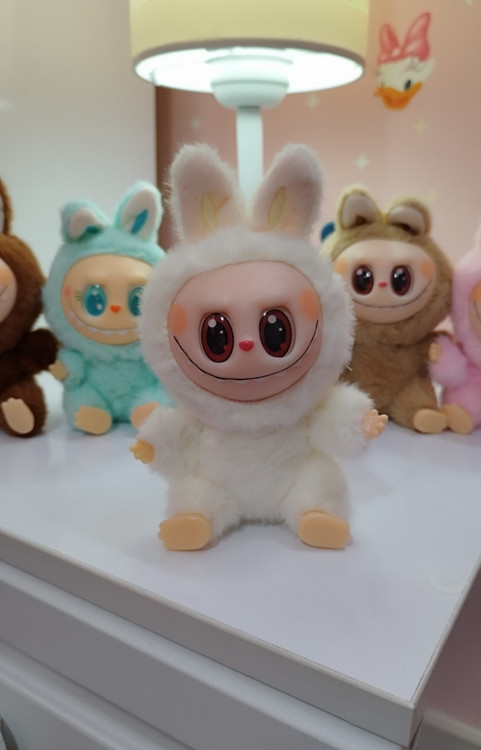 عروسک لبوبو