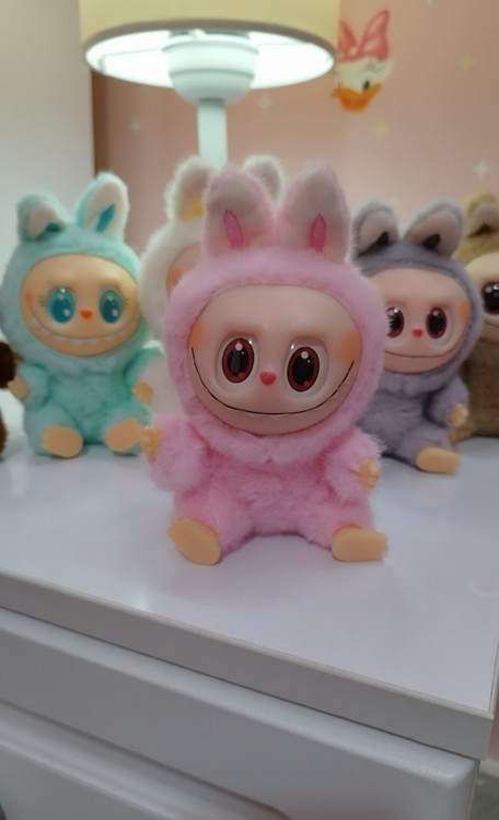 عروسک لبوبو