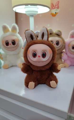 عروسک لبوبو