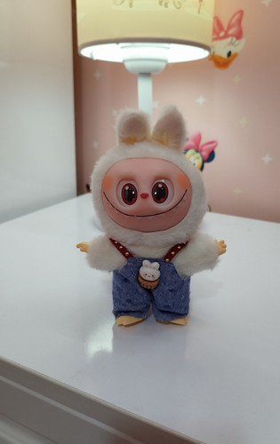 عروسک لبوبو