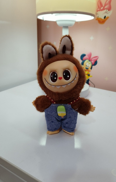 عروسک لبوبو