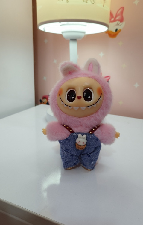 عروسک لبوبو