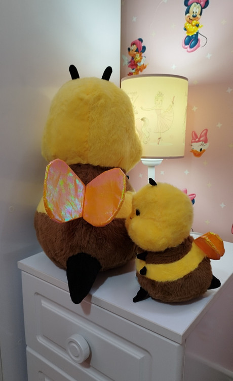 عروسک زنبور مهربون