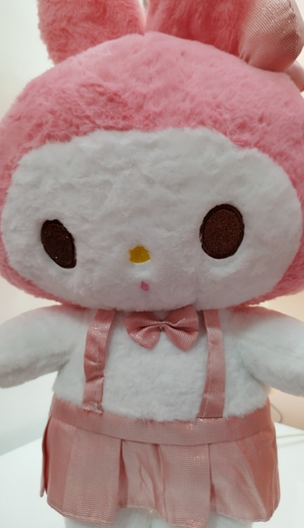 عروسک کرومی و ملودی ایستاده