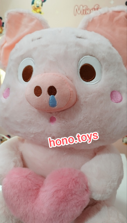 عروسک خوک قلب بدست